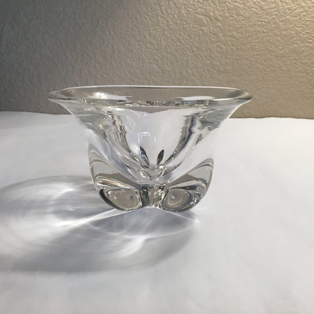 Vintage clear glass 4-footed bowl, hand blown, 1930s to 1940s, not signed.